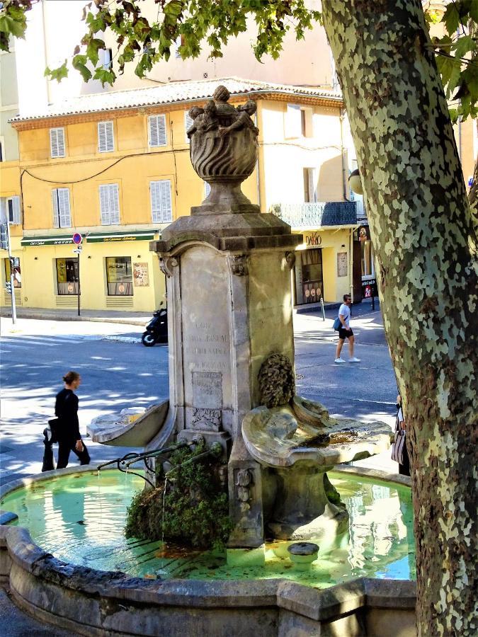 Blue Fountain Luxueux Studio Aix Centre Historique -Wifi-Smart Tv- Aix-en-Provence Buitenkant foto